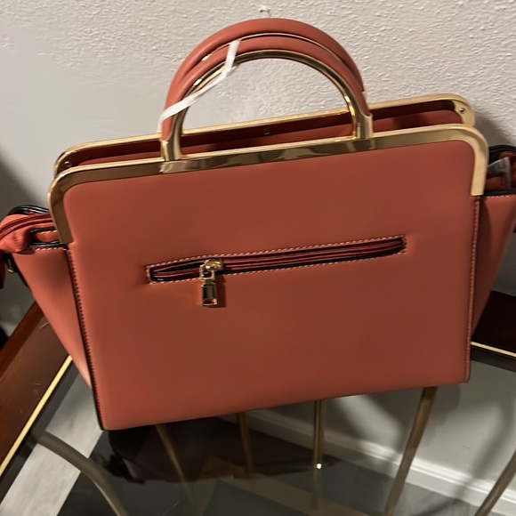 Hand bag women never use - Picture 3 of 3